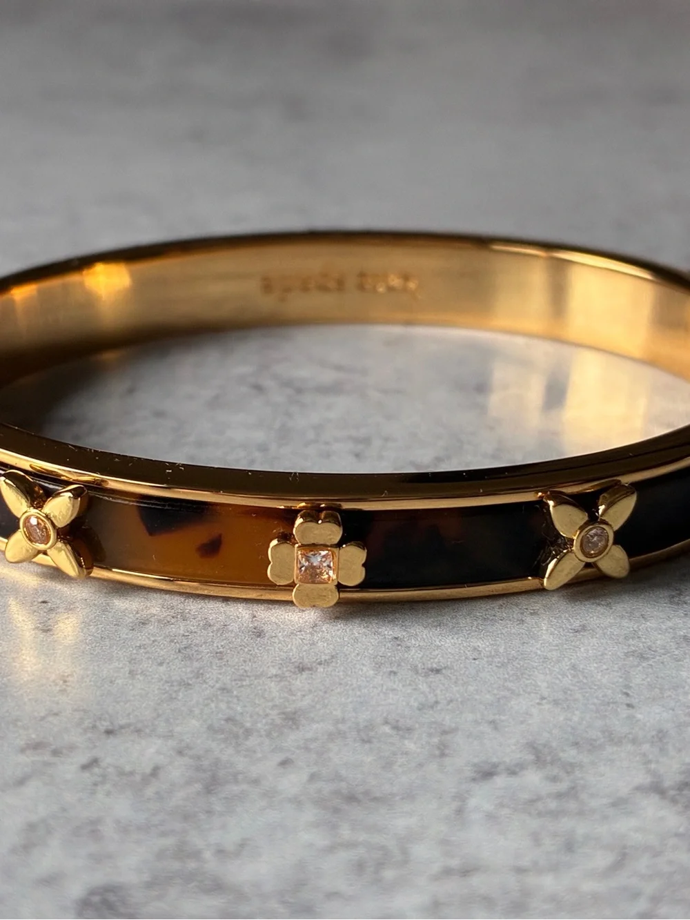 Kate Spade Tortoise Floral Crystal Hinged Bangle Bracelet NWT - Picture 7 of 8